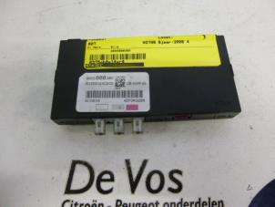 Gebruikte Antenne Versterker Peugeot 607 (9D/U) 2.2 HDi 16V FAP Prijs € 45,00 Margeregeling aangeboden door De Vos Autodemontagebedrijf