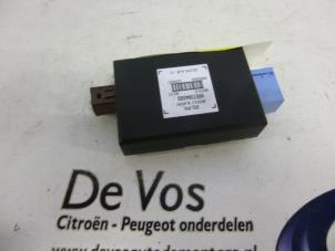 Gebruikte Alarm relais Peugeot 607 Prijs € 45,00 Margeregeling aangeboden door De Vos Autodemontagebedrijf