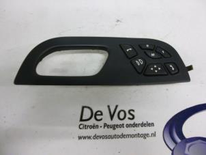 Gebruikte Stoelverstellings Schakelaar Citroen C6 (TD) 2.2 HdiF 16V Prijs € 70,00 Margeregeling aangeboden door De Vos Autodemontagebedrijf