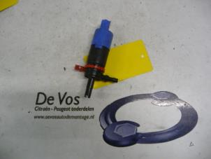 Gebruikte Pomp koplampsproeier Citroen C6 (TD) 2.2 HdiF 16V Prijs € 25,00 Margeregeling aangeboden door De Vos Autodemontagebedrijf
