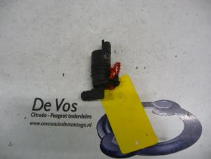 Gebruikte Ruitensproeierpomp voor Citroen C6 (TD) 2.2 HdiF 16V Prijs € 10,00 Margeregeling aangeboden door De Vos Autodemontagebedrijf