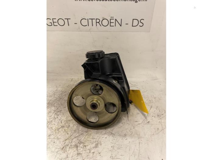 Gebruikte Pomp Servo Citroen Xsara Picasso (CH) 1.8 16V Prijs € 70,00 Margeregeling aangeboden door De Vos Onderdelen
