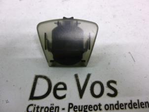 Gebruikte Sensor Licht Peugeot 807 2.2 16V Prijs € 35,00 Margeregeling aangeboden door De Vos Autodemontagebedrijf