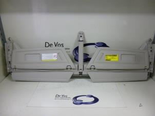 Gebruikte Zonneklep Citroen C4 Picasso Prijs € 115,00 Margeregeling aangeboden door De Vos Onderdelen