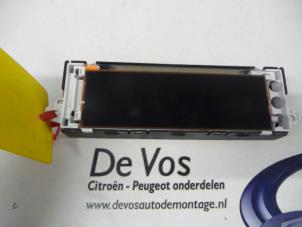 Gebruikte Display Interieur Peugeot 207/207+ (WA/WC/WM) 1.4 16V VTi Prijs € 70,00 Margeregeling aangeboden door De Vos Onderdelen