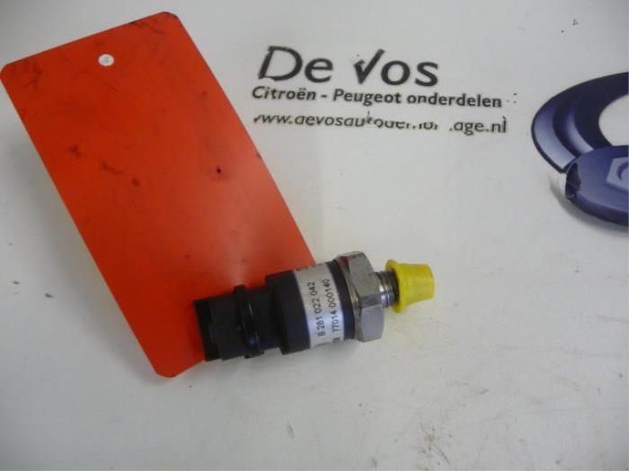 Gebruikte Brandstofdruk sensor Peugeot 807 2.0 HDi 16V FAP Prijs € 55,00 Margeregeling aangeboden door De Vos Onderdelen