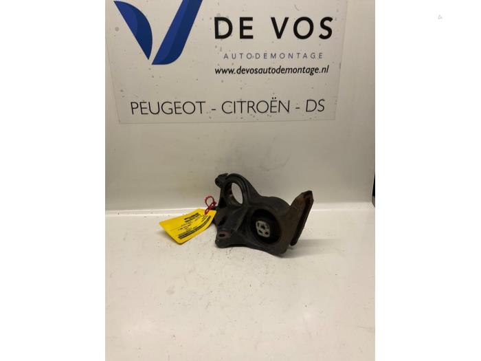 Gebruikte Motorrubber Peugeot 307 CC (3B) 2.0 16V Prijs € 70,00 Margeregeling aangeboden door De Vos Onderdelen