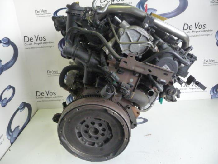 Motor van een Peugeot 407 SW (6E) 2.0 HDiF 16V 2007