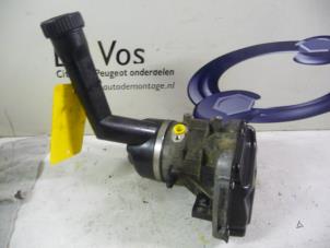 Gebruikte Servopomp Peugeot 308 Prijs € 150,00 Margeregeling aangeboden door De Vos Onderdelen
