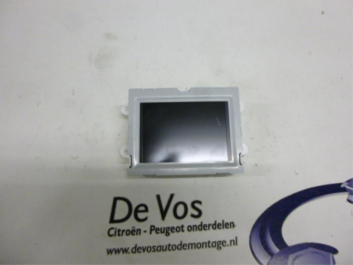 Gebruikte Display Interieur Peugeot 2008 (CU) 1.2 Vti 12V PureTech 82 Prijs € 70,00 Margeregeling aangeboden door De Vos Onderdelen