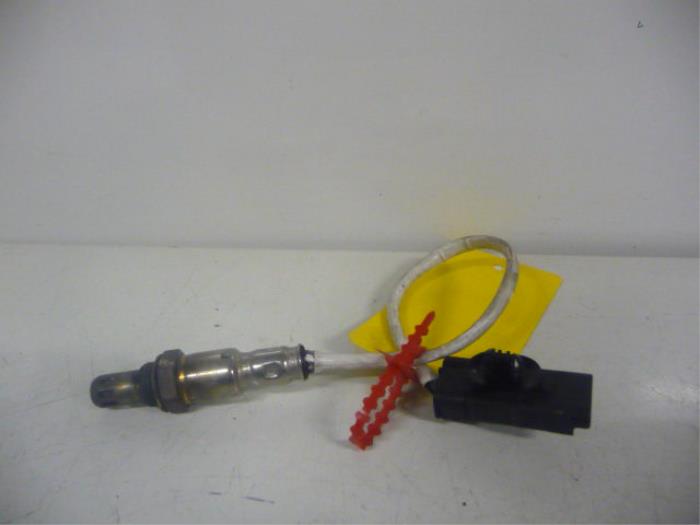 Gebruikte Lambda Sonde Peugeot 2008 (CU) 1.2 Vti 12V PureTech 82 Prijs € 55,00 Margeregeling aangeboden door De Vos Onderdelen