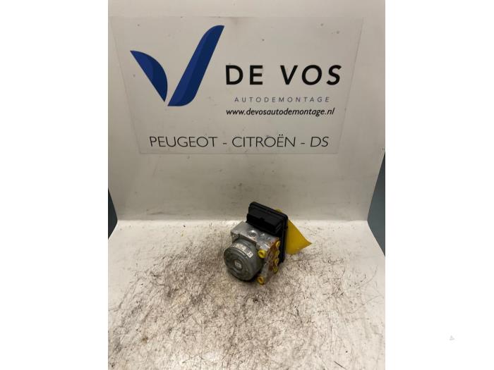 Gebruikte ABS Pomp Peugeot 2008 (CU) 1.2 Vti 12V PureTech 82 Prijs € 160,00 Margeregeling aangeboden door De Vos Onderdelen
