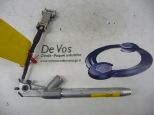 Gebruikte Gordelspanner rechts Citroen C4 Picasso (UD/UE/UF) 2.0 16V Autom. Prijs € 60,00 Margeregeling aangeboden door De Vos Autodemontagebedrijf