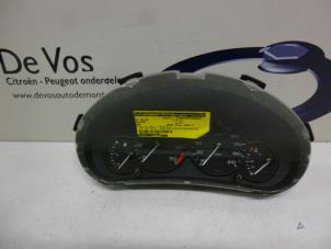 Gebruikte Kilometerteller KM Peugeot 206 SW (2E/K) 1.4 Prijs op aanvraag aangeboden door De Vos Onderdelen