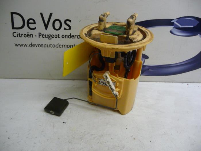 Gebruikte Tank element Pomp Citroen C8 (EA/EB) 2.0 HDi 16V Prijs € 55,00 Margeregeling aangeboden door De Vos Onderdelen