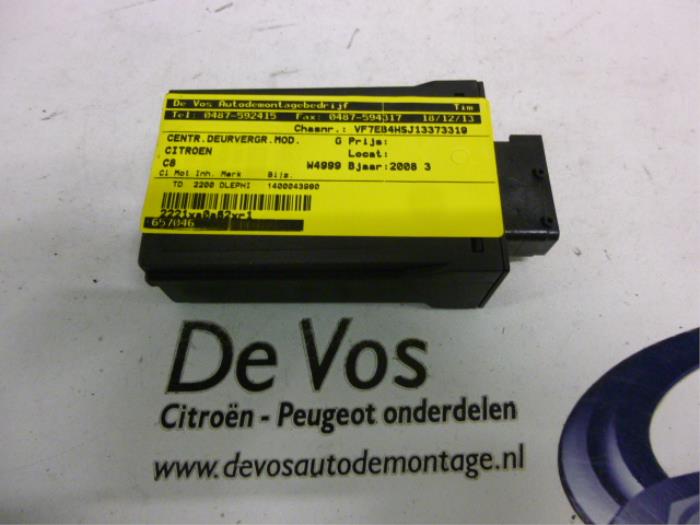 Gebruikte Deur module Citroen C8 Prijs € 25,00 Margeregeling aangeboden door De Vos Onderdelen
