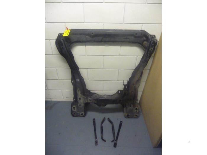Gebruikte Subframe Peugeot 807 2.0 16V Prijs € 160,00 Margeregeling aangeboden door De Vos Onderdelen