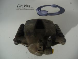 Gebruikte Remklauw (Tang) rechts-voor Citroen Nemo (AA) 1.4 HDi 70 Prijs € 70,00 Margeregeling aangeboden door De Vos Onderdelen