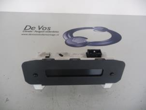 Gebruikte Display Interieur Peugeot 206 (2A/C/H/J/S) 1.9 D Prijs € 45,00 Margeregeling aangeboden door De Vos Onderdelen