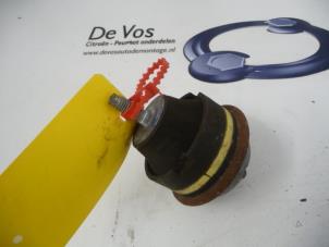 Gebruikte Motorrubber Peugeot 206 (2A/C/H/J/S) 1.1 XN,XR Prijs € 25,00 Margeregeling aangeboden door De Vos Onderdelen