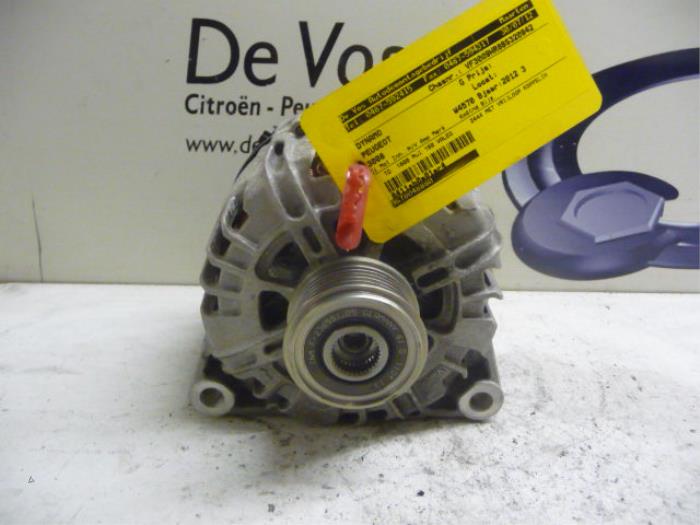 Gebruikte Dynamo Peugeot 3008 I (0U/HU) 1.6 HDiF 16V Prijs € 100,00 Margeregeling aangeboden door De Vos Onderdelen