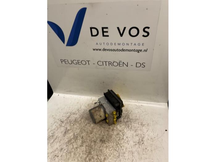 Gebruikte ABS Pomp Peugeot 807 2.0 16V Prijs € 100,00 Margeregeling aangeboden door De Vos Onderdelen