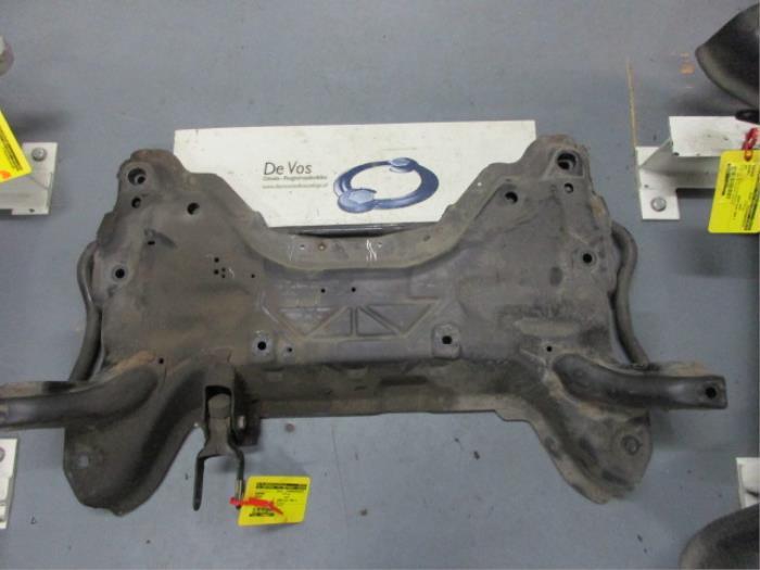 Gebruikte Subframe Peugeot 307 CC (3B) 2.0 16V Prijs € 80,00 Margeregeling aangeboden door De Vos Onderdelen