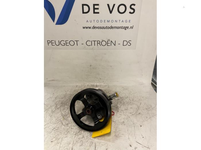 Gebruikte Servopomp Peugeot 4007 (VU/VV) 2.2 HDiF 16V Prijs € 200,00 Margeregeling aangeboden door De Vos Onderdelen