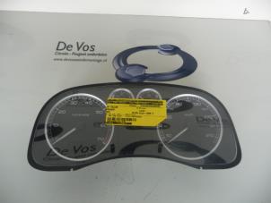 Gebruikte Kilometerteller KM Peugeot 307 (3A/C/D) 1.6 16V Prijs € 55,00 Margeregeling aangeboden door De Vos Onderdelen