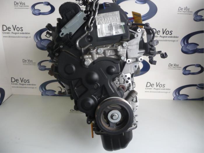 Motor van een Peugeot 207 2010
