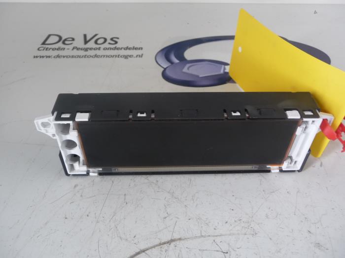 Gebruikte Display Interieur Peugeot Expert (G9) 2.0 HDi 120 Prijs € 70,00 Margeregeling aangeboden door De Vos Onderdelen