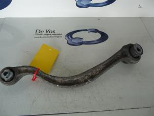 Gebruikte Reactiestang links-achter Peugeot 508 SW (8E/8U) 1.6 THP 16V Prijs € 45,00 Margeregeling aangeboden door De Vos Onderdelen