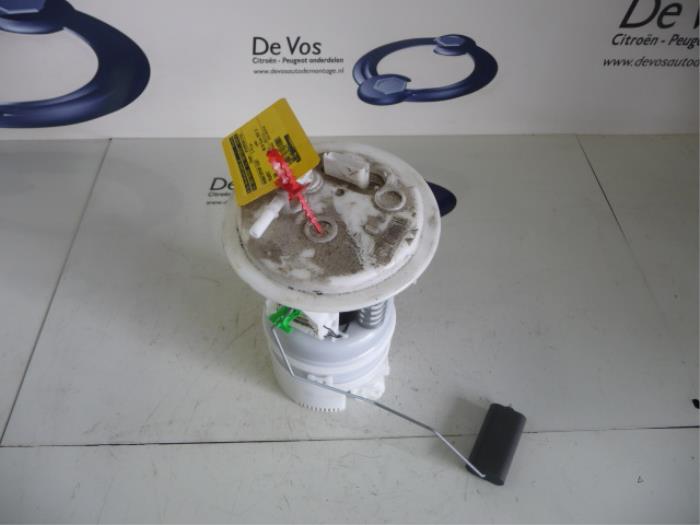 Gebruikte Tank element Pomp Peugeot 308 (4A/C) 1.6 VTI 16V Prijs € 70,00 Margeregeling aangeboden door De Vos Onderdelen