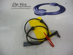 Gebruikte ABS Sensor Peugeot 3008 I (0U/HU) 1.6 HDiF 16V Prijs € 25,00 Margeregeling aangeboden door De Vos Onderdelen
