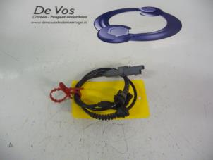 Gebruikte ABS Sensor Peugeot 3008 I (0U/HU) 1.6 HDiF 16V Prijs € 25,00 Margeregeling aangeboden door De Vos Onderdelen