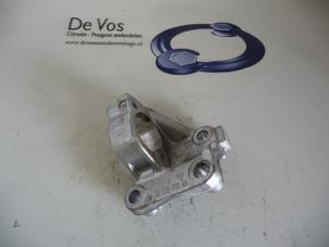 Gebruikte Motorrubber Peugeot 207 Prijs € 20,00 Margeregeling aangeboden door De Vos Onderdelen