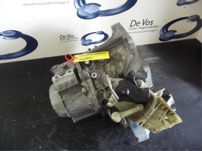 Versnellingsbak van een Peugeot 207/207+ (WA/WC/WM) 1.6 HDi 16V 2010