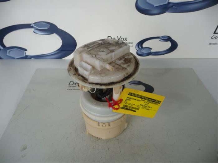 Gebruikte Tank element Pomp Peugeot 807 2.2 16V Prijs € 55,00 Margeregeling aangeboden door De Vos Onderdelen
