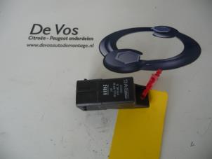 Gebruikte Gloeirelais Citroen C4 Berline (NC) 1.6 Hdi 90 Prijs € 25,00 Margeregeling aangeboden door De Vos Onderdelen
