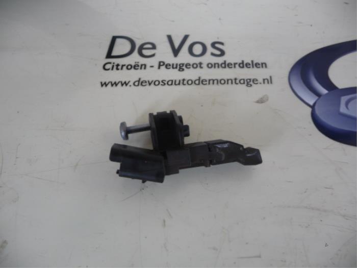 Gebruikte BDP Sensor Peugeot 208 I (CA/CC/CK/CL) 1.2 Vti 12V PureTech 82 Prijs € 15,00 Margeregeling aangeboden door De Vos Onderdelen