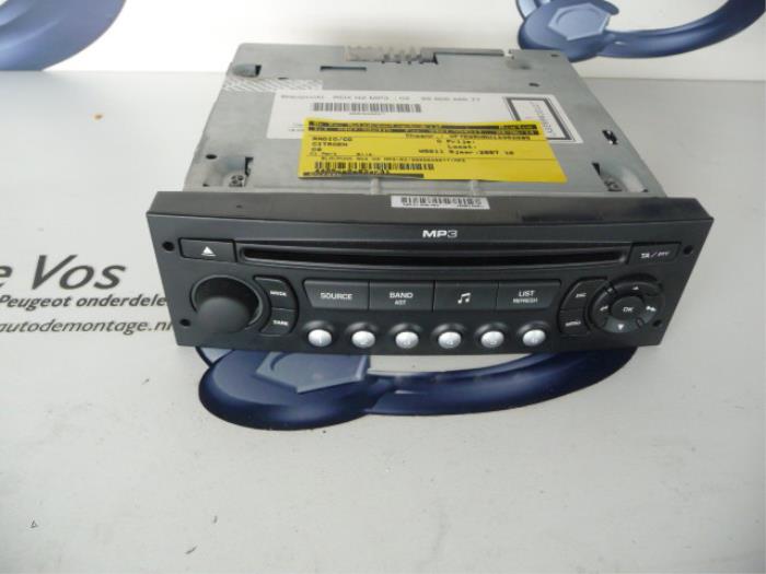 Radio CD Speler van een Citroën C8 (EA/EB) 2.0 HDiF 16V 2007
