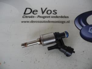 Gebruikte Injector (benzine injectie) Peugeot 308 Prijs € 50,00 Margeregeling aangeboden door De Vos Onderdelen