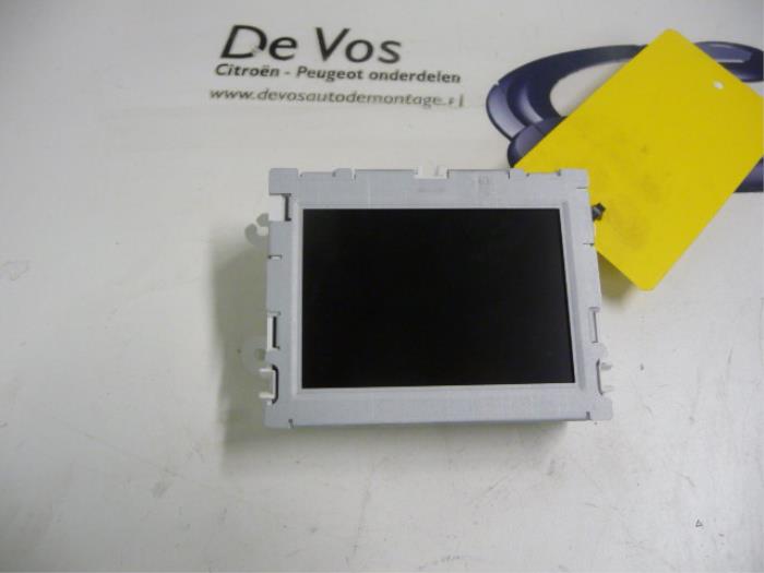 Gebruikte Display Interieur Peugeot 208 Prijs € 70,00 Margeregeling aangeboden door De Vos Onderdelen