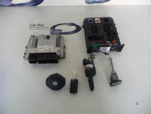 Gebruikte Computer Motormanagement Peugeot 3008 I (0U/HU) 1.6 VTI 16V Prijs € 350,00 Margeregeling aangeboden door De Vos Onderdelen