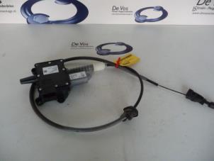 Gebruikte Handrem motor Peugeot 3008 I (0U/HU) 1.6 VTI 16V Prijs € 200,00 Margeregeling aangeboden door De Vos Onderdelen
