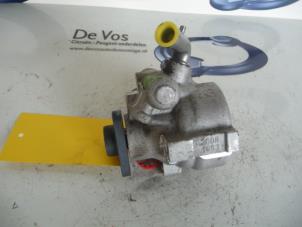 Gebruikte Pomp Servo Peugeot Bipper (AA) 1.3 HDI Prijs € 100,00 Margeregeling aangeboden door De Vos Onderdelen