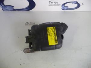 Gebruikte Relais Houder Citroen Nemo (AA) 1.3 HDi 75 Prijs € 10,00 Margeregeling aangeboden door De Vos Onderdelen