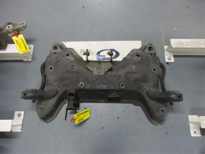 Gebruikte Subframe Peugeot 307 (3A/C/D) 2.0 HDi 110 FAP Prijs € 80,00 Margeregeling aangeboden door De Vos Onderdelen