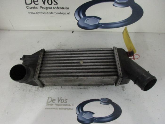 Gebruikte Intercooler Peugeot 307 (3A/C/D) 2.0 HDi 110 FAP Prijs € 70,00 Margeregeling aangeboden door De Vos Onderdelen