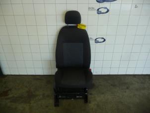 Gebruikte Stoel rechts Citroen Nemo (AA) 1.3 HDi 75 Prijs € 135,00 Margeregeling aangeboden door De Vos Onderdelen